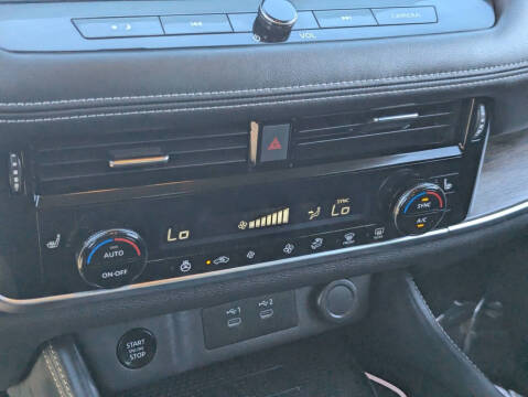 2025 Nissan Rogue Platinum