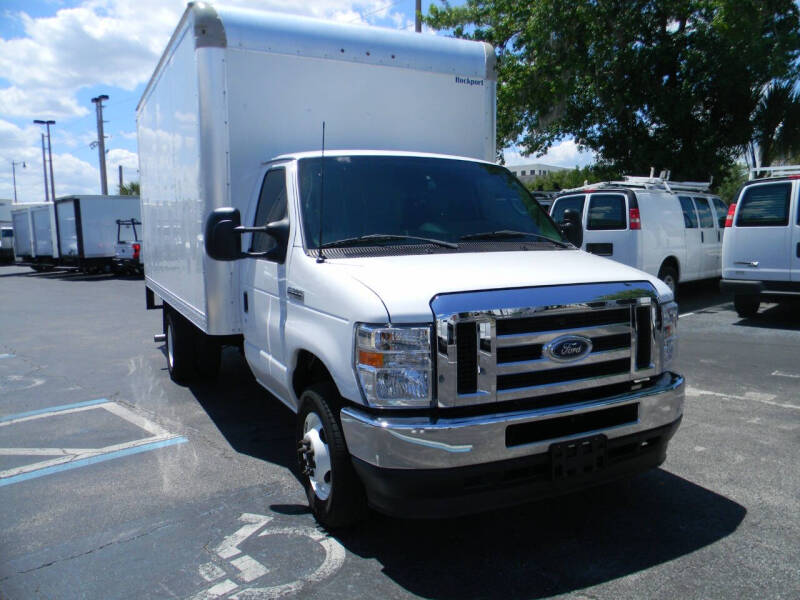 2024 Ford E-350