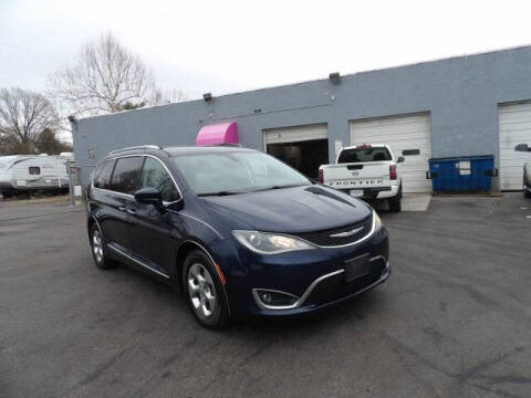 2017 Chrysler Pacifica Touring-L Plus