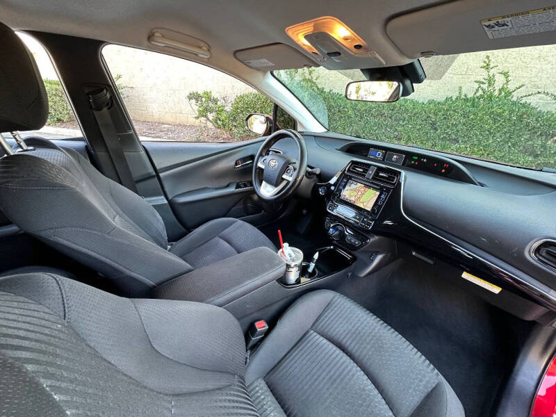 2019 Toyota Prius Prime Plus photo 10