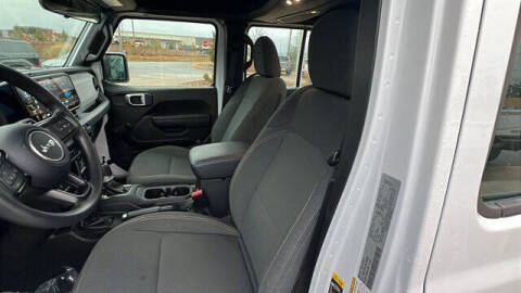 2024 Jeep Gladiator Sport