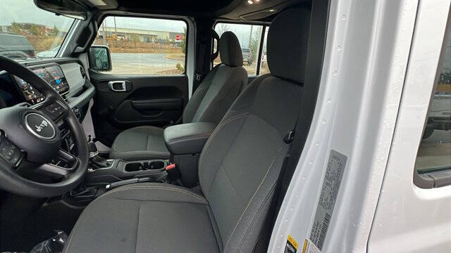 2024 Jeep Gladiator Sport