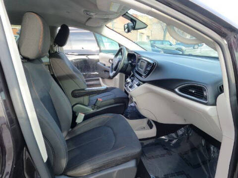 2017 Chrysler Pacifica LX