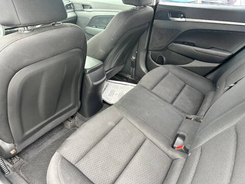 2020 Hyundai Elantra SE