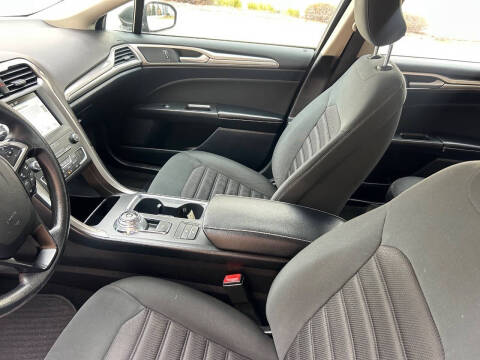 2019 Ford Fusion Hybrid SE