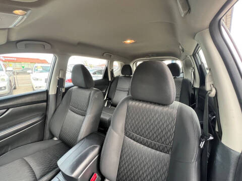 2017 Nissan Rogue S