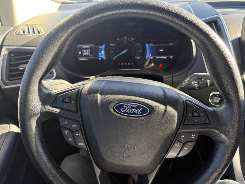 2022 Ford Edge SE