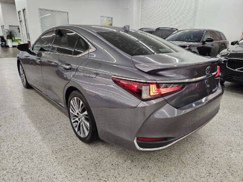 2021 Lexus ES 300h