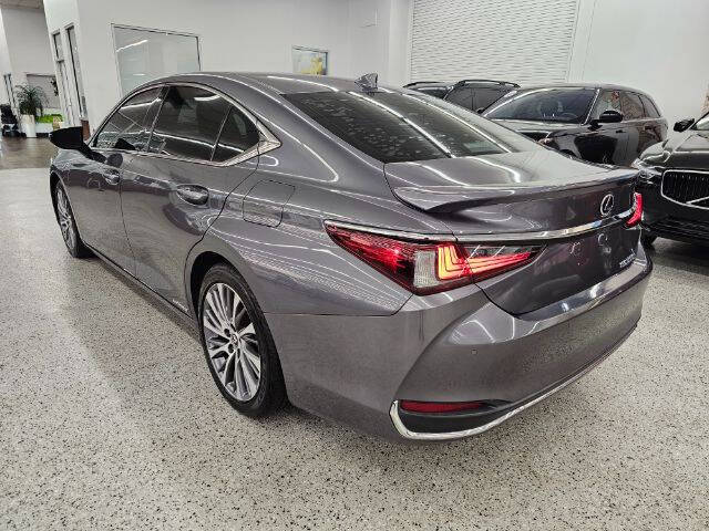 2021 Lexus ES 300h