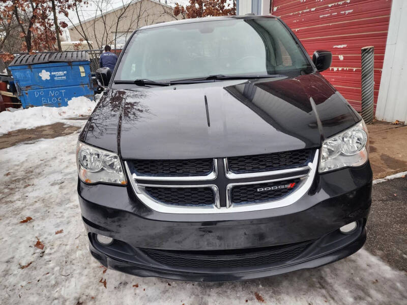 2019 Dodge Grand Caravan SXT's photo