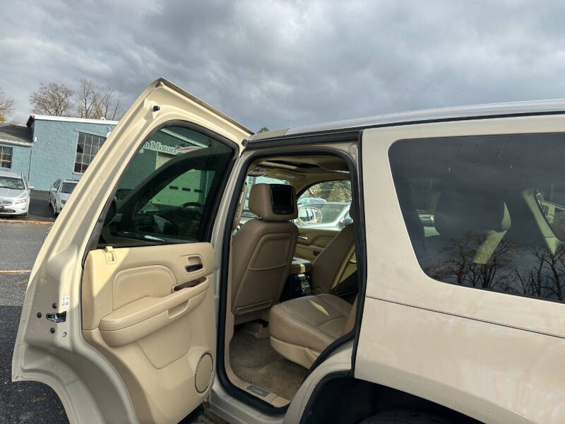 2012 Cadillac Escalade Luxury