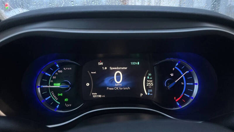 2022 Chrysler Pacifica Hybrid Touring L