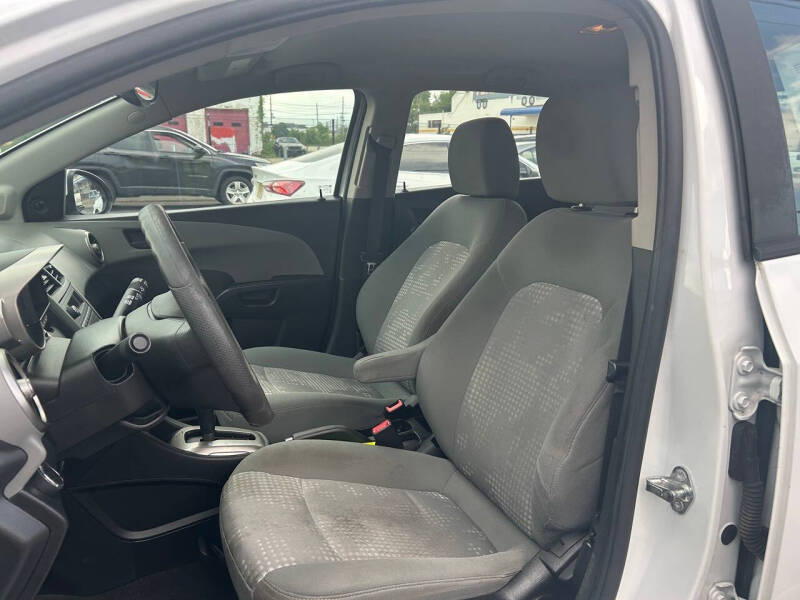 2016 Chevrolet Sonic LS Auto