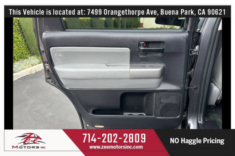 2015 Toyota Sequoia SR5