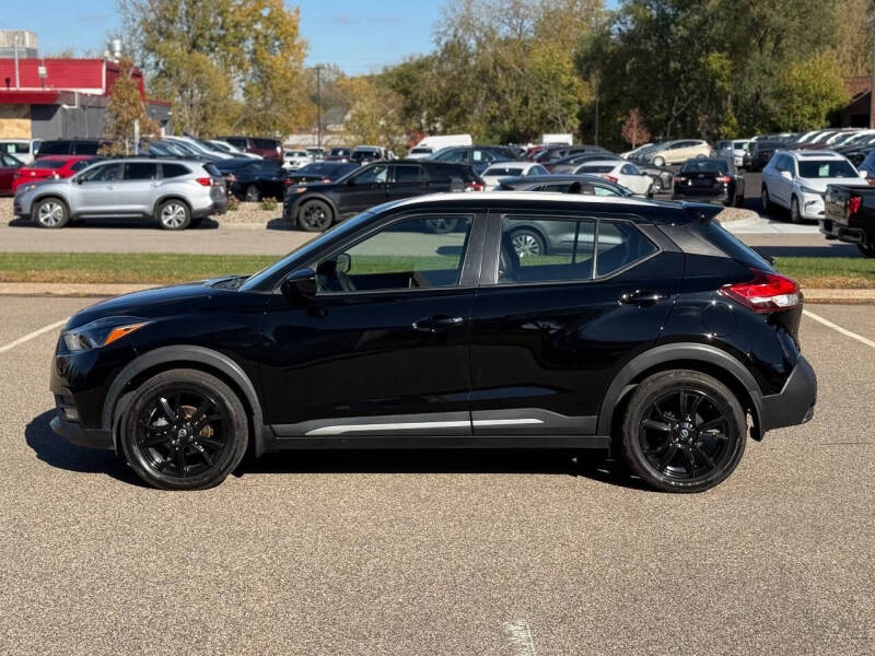 2020 Nissan Kicks SR