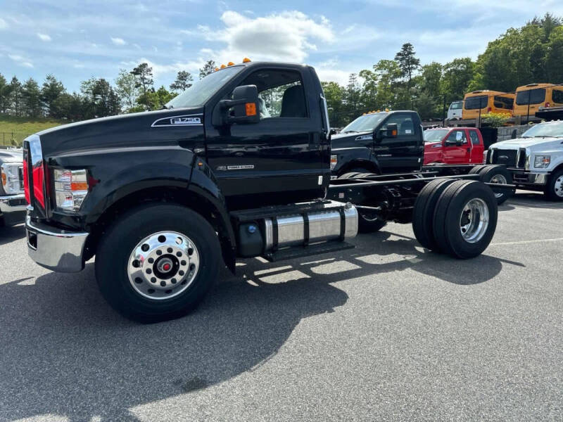2025 Ford F-750 Super Duty