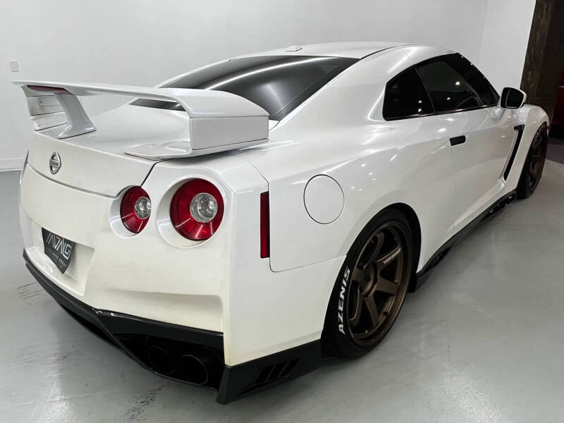 2009 Nissan GT-R Premium photo 7