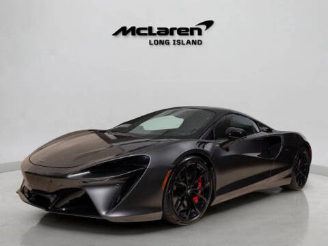 2023 McLaren Artura