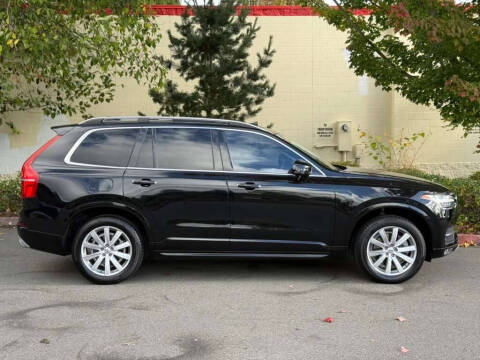 2017 Volvo XC90 T6 Momentum