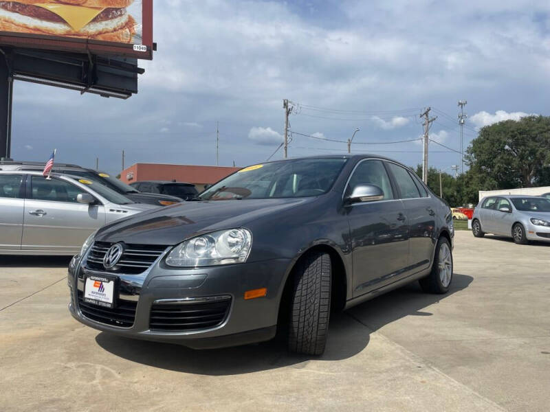 2008 Volkswagen Jetta for sale at EURO MOTORS AUTO DEALER INC in Champaign IL