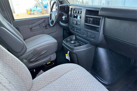 2025 GMC Savana 2500