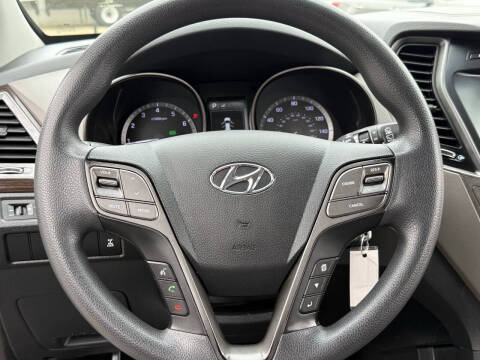 2017 Hyundai Santa Fe SE