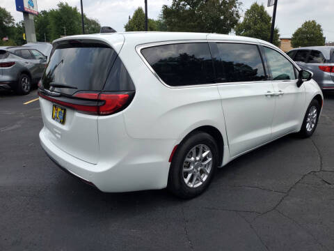 2023 Chrysler Pacifica Touring L