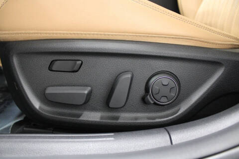 2022 Genesis G70