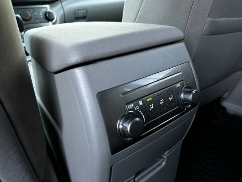 2012 Toyota Highlander SE