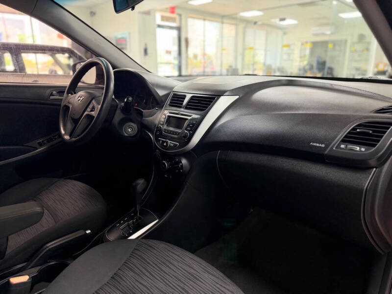 2016 Hyundai Accent SE