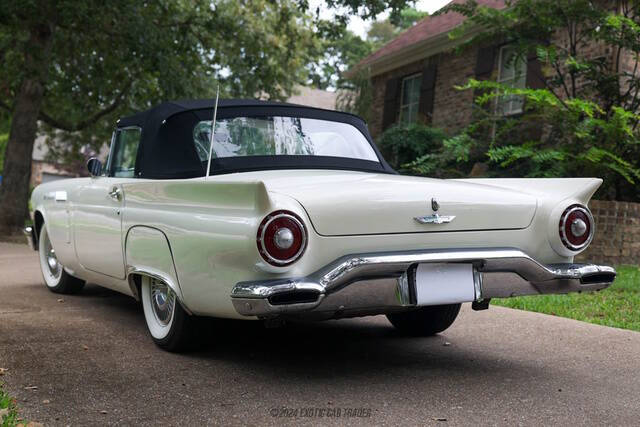 1957 Ford Thunderbird