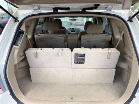 2011 Toyota Highlander SE
