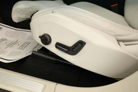 2025 Volvo XC60 T8 Ultra Dark Theme