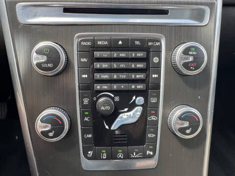 2016 Volvo XC60 T6 Drive-E Platinum