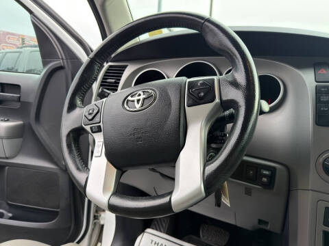 2016 Toyota Sequoia SR5