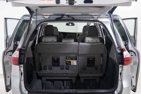 2020 Toyota Sienna XLE Premium 8-Passenger