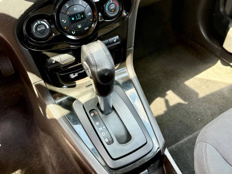 2015 Ford Fiesta SE