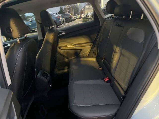 2026 Volkswagen Taos SE Black