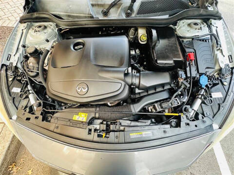 2017 Infiniti QX30 Premium