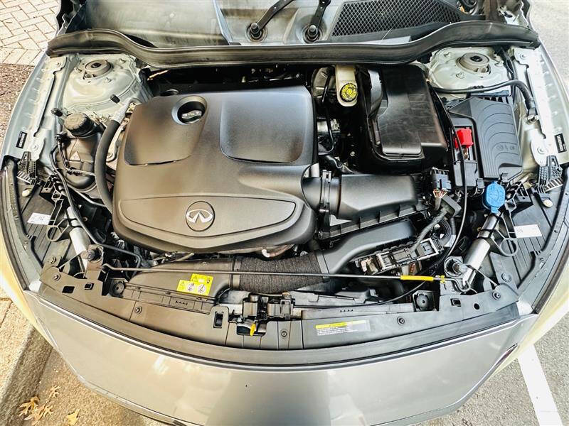 2017 Infiniti QX30 Premium