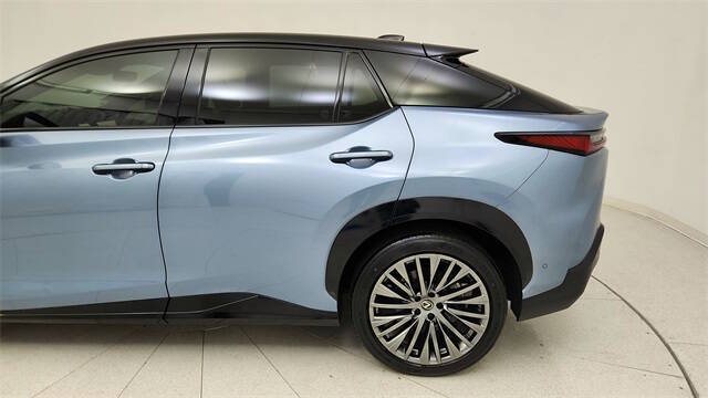 2023 Lexus RZ 450e Luxury