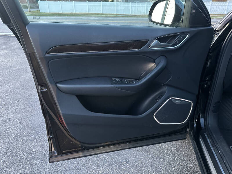 2016 Audi Q3 2.0T quattro Prestige