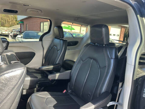 2017 Chrysler Pacifica Touring-L Plus