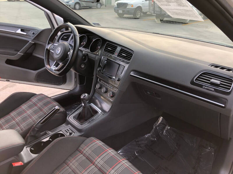 2015 Volkswagen Golf GTI S