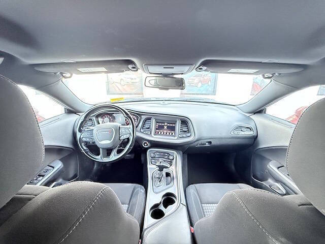 2021 Dodge Challenger SXT