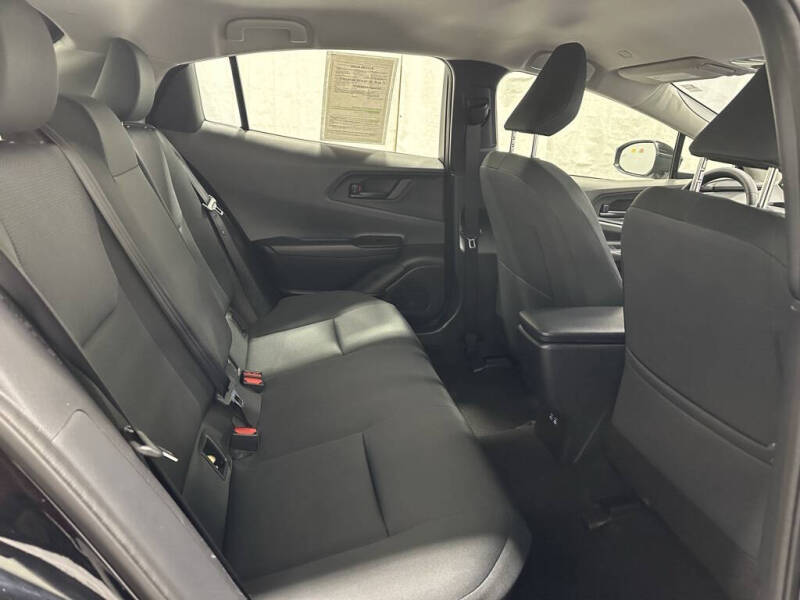 2025 Toyota Prius LE