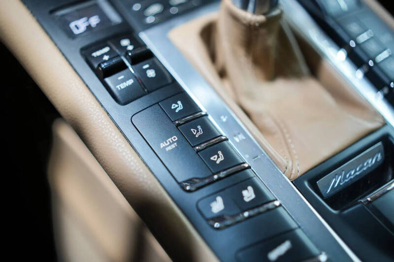 2015 Porsche Macan S