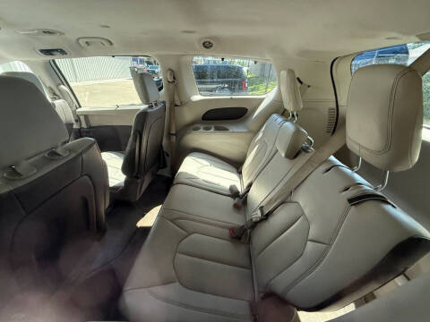2017 Chrysler Pacifica Touring-L