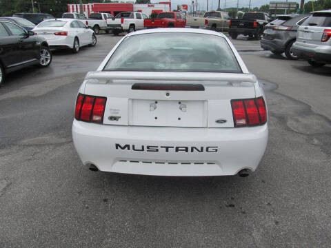 2004 Ford Mustang GT Deluxe
