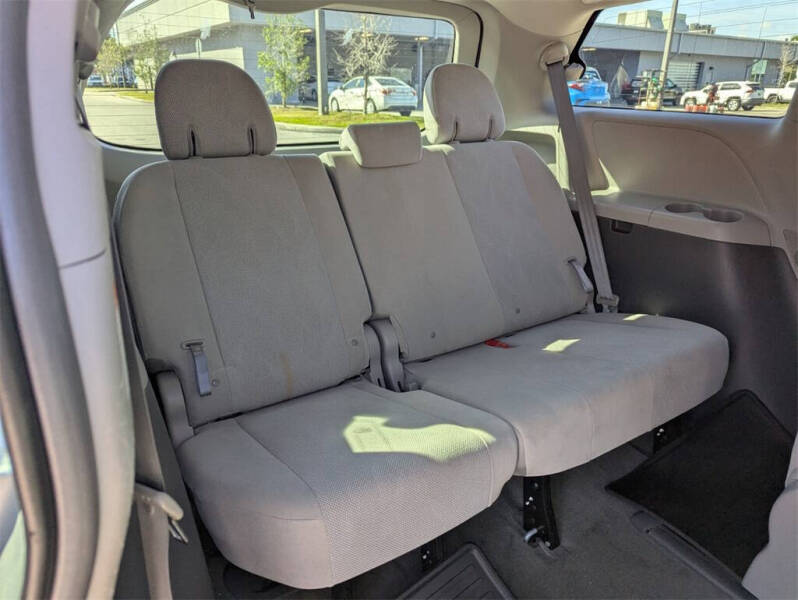 2017 Toyota Sienna L 7-Passenger